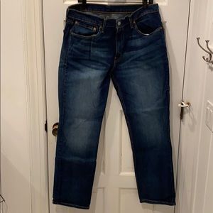 Levi’s 514 fit blue jeans